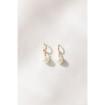 Solea hoop earrings with freshwater pearls