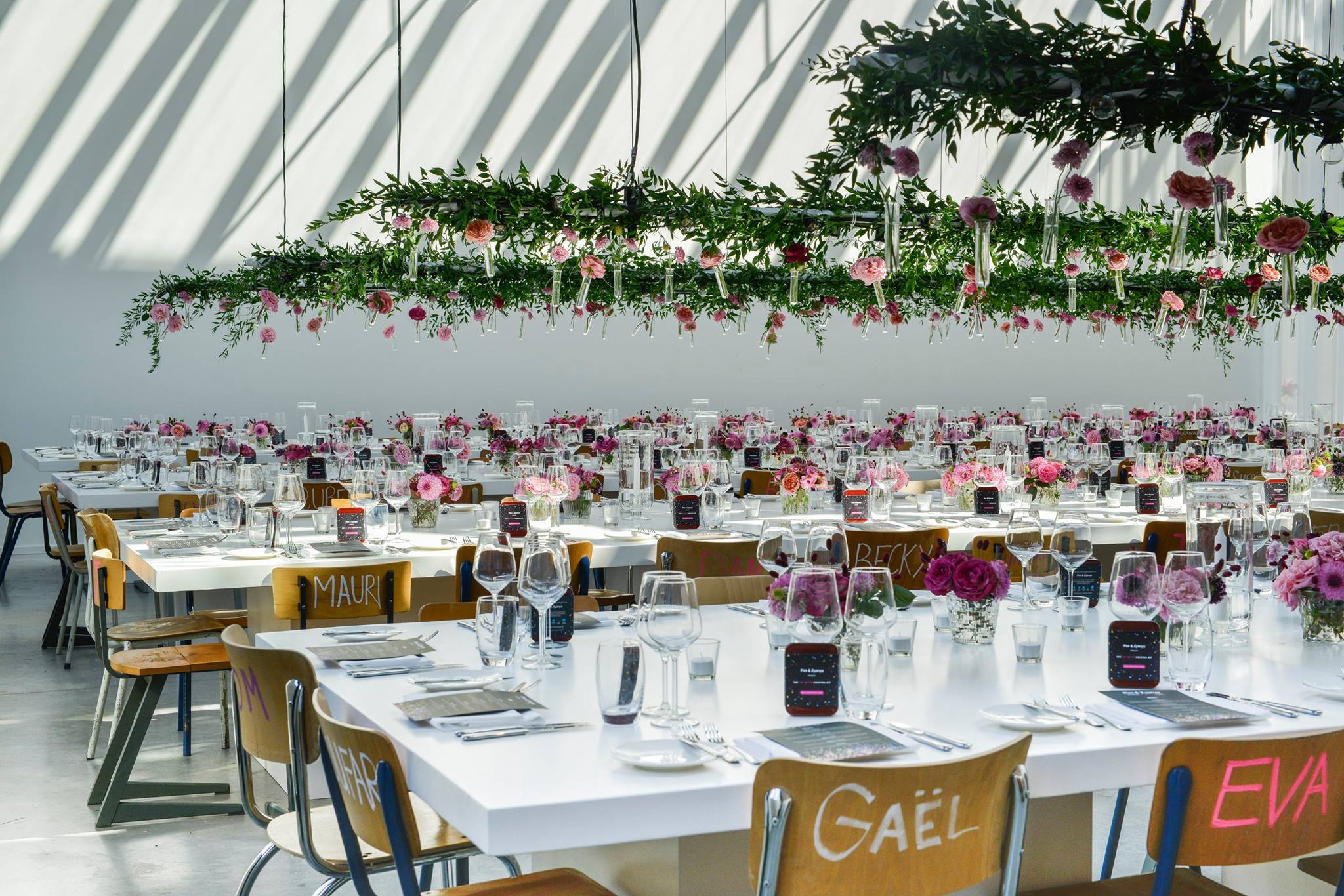 Ceremonie bloemen bruiloft tafel 